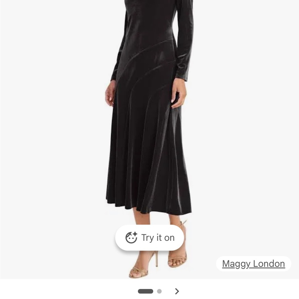 Maggy London Arina Black Long-Sleeve Velvet Midi Dress